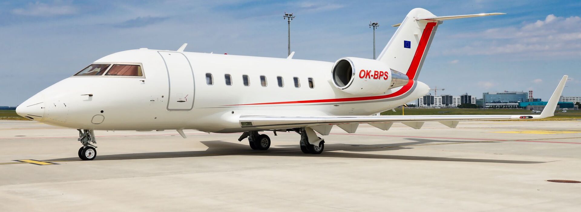 BOMBARDIER CHALLENGER 605 OK-BPS - Eclair